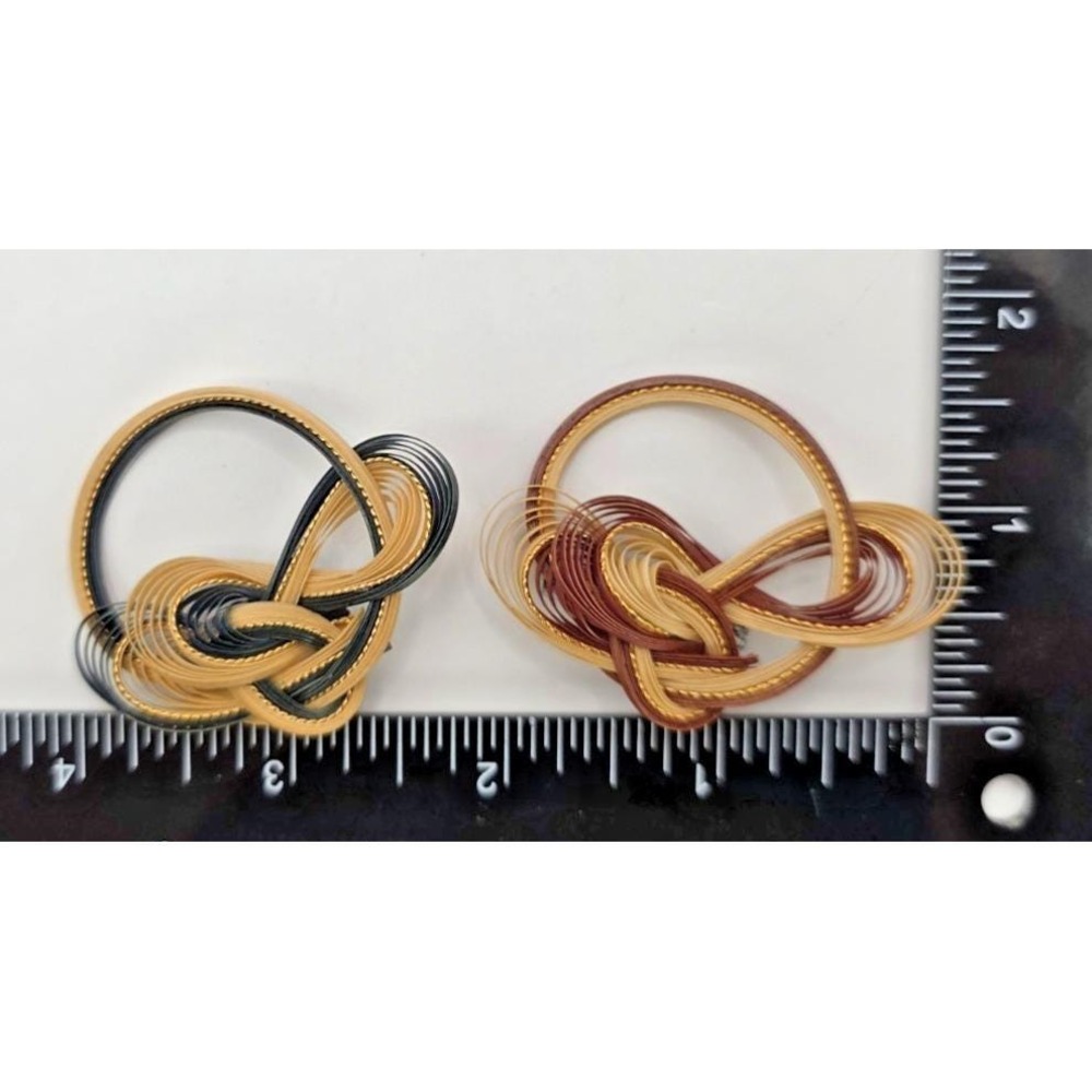 Vintage Quilled Bamboo Brooch x2 Blue Tan Red Tan Gold Tone Knots Made in Taiwan - Picture 4 of 8